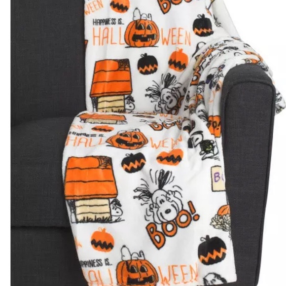 Collectibles NEW SNOOPY PEANUTS HALLOWEEN BERKSHIRE SOFT THROW BLANKET